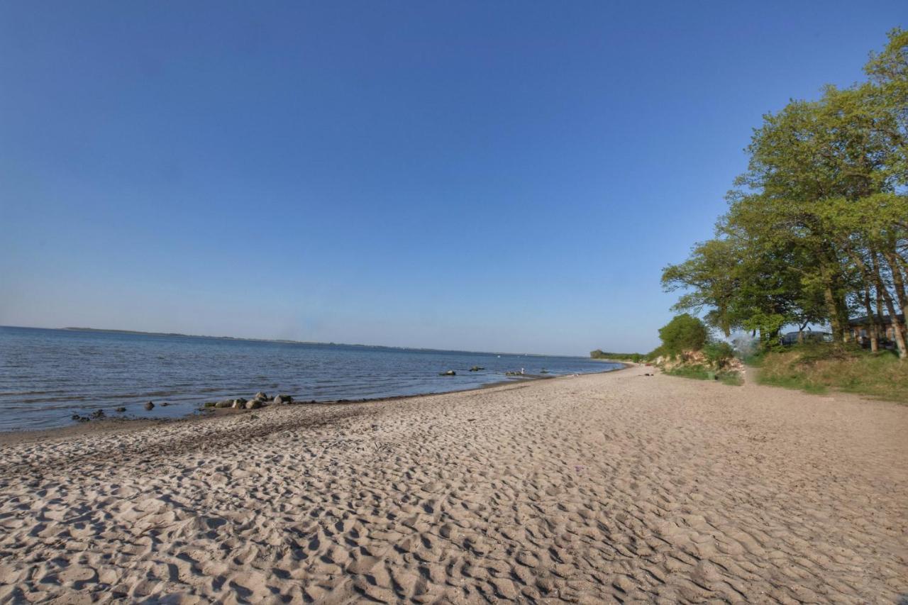 Emilias Hues, Reethaus In Der Bucht Von Wismar Циров Екстериор снимка